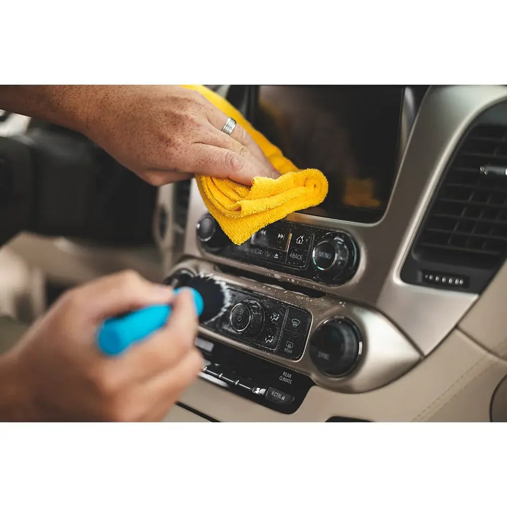 edgeless-365-16x16-gold-demo-gmc-denali-web